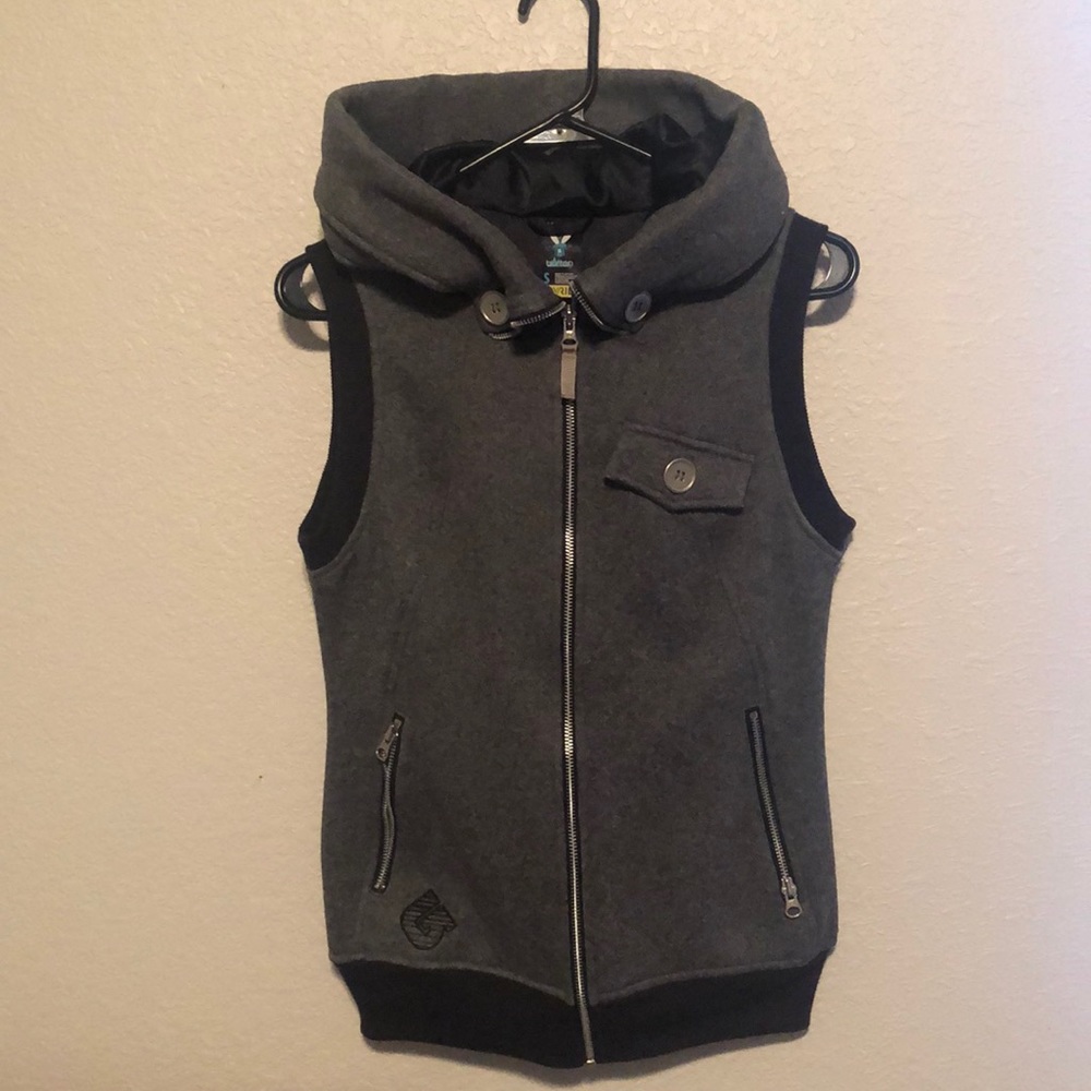 Burton vest